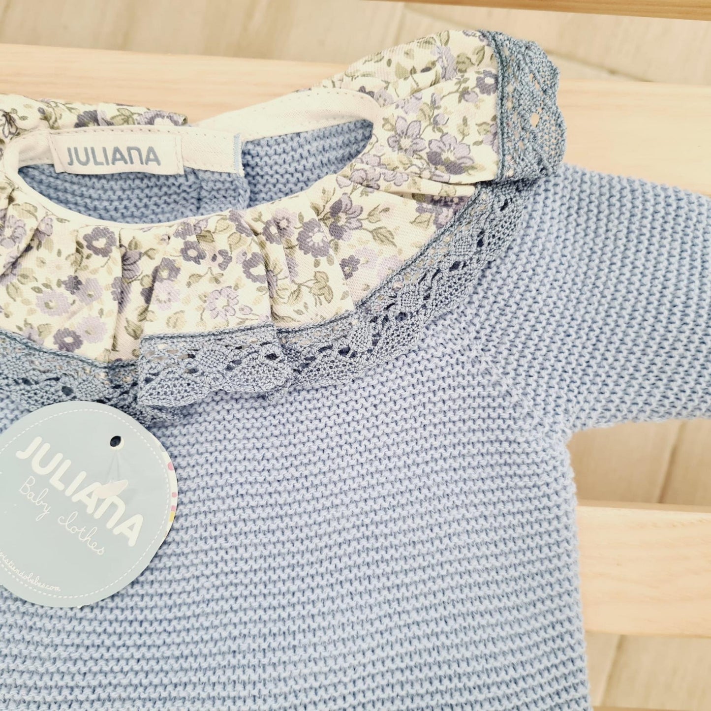 CONJUNTO BRAGA FLORECITAS VOLANTE CIELO